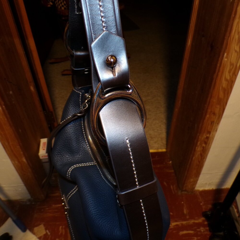 Dooney & Burke lg purse - Picture 4 of 9
